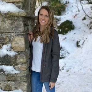 Meet your Posher, Liz